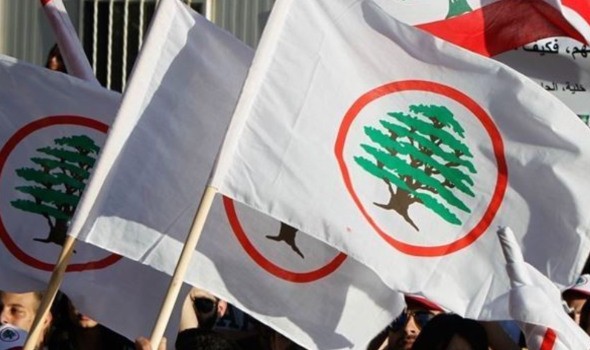 احتجاز مواطنين وموظفين بقوة السلاح في أحد بنوك لبنان