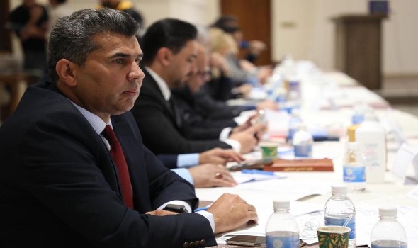  العرب اليوم - العراق يؤكد أنه لن يكون مستودعاً دائماً للإرهابيين الأجانب بعد استقبال محتجزين من تنظيم الدولة من سوريا