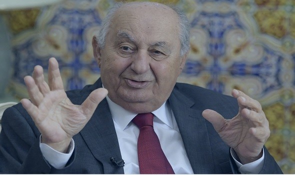 صادق بلعيد المكلّف بصياغة مشروع الدستور التونسي يتّهم أطرافاً بتحريف نصوصه وتحويل الحكم الى نظام دكتاتوري