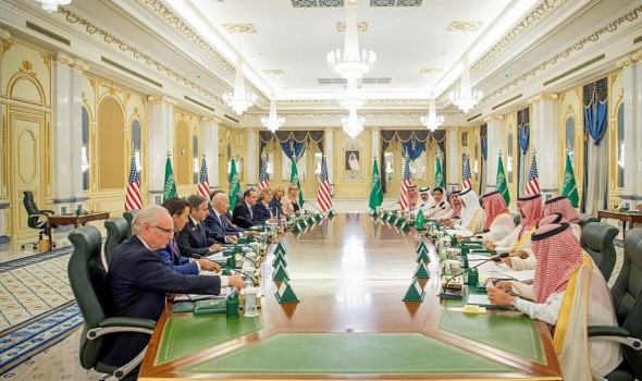  العرب اليوم - النفط وإيران والسلام  في المنطقة يتصدّرون   قمة جدّة بايدن وقادة دول الخليج ومصر والأردن والعراق