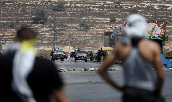  العرب اليوم - قوات الاحتلال الإسرائيلي تعتقل شابا لرفعه العلم الفلسطيني في الأقصى