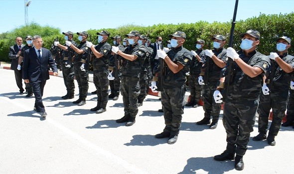 صدامات بين الأمن ومتظاهرين في حي التضامن احتجاجا على وفاة تلميذ في تونس
