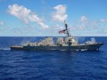  العرب اليوم - البحرية الأميركية تُعلن تعرض سفينة تجارية لمضايقات من زوارق إيرانية