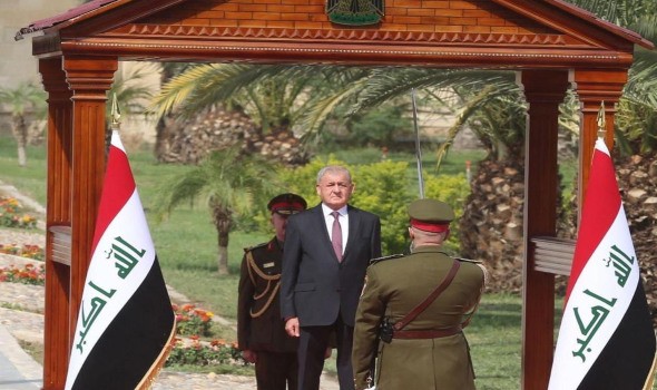 رئيس الجمهورية العراقي يؤكد أن تضحيات رجال الشرطة ستبقى سجلًا حافلاً بالبطولة