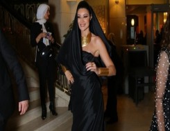  العرب اليوم - لنجمات العرب يخترن موضة الفساتين الموصولة بأغطية الرأس في مهرجان القاهرة 2022