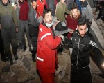  العرب اليوم - وزير الصحة التركي يُصرح ارتفاع عدد ضحايا الزلزال إلى 1651 والجرحى إلى 11119 شخصًا