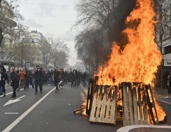  العرب اليوم - احتجاجات متواصلة والغضب يتصاعد بعد مقتل شاب على يد الشرطة في فرنسا
