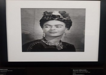  العرب اليوم - لوحة فريدا كاهلو الذاتية تحقق أغلى بيع لفنانة في المزاد بـ54.7 مليون دولار