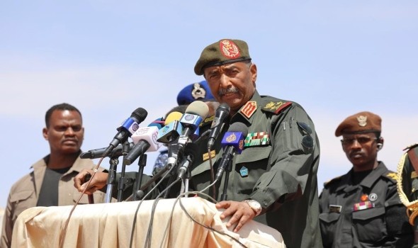  العرب اليوم - الجيش السوداني يُعلّق مشاركته في محادثات جدة والاتحاد الأفريقي يطرح خارطة طريق لحل الأزمة