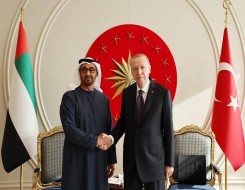  العرب اليوم - رئيس الإمارات يمنح أردوغان وسام زايد