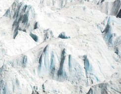  العرب اليوم - درجات الحرارة المرتفعة تسبب انحسارا للجليد في جبال الألب السويسرية