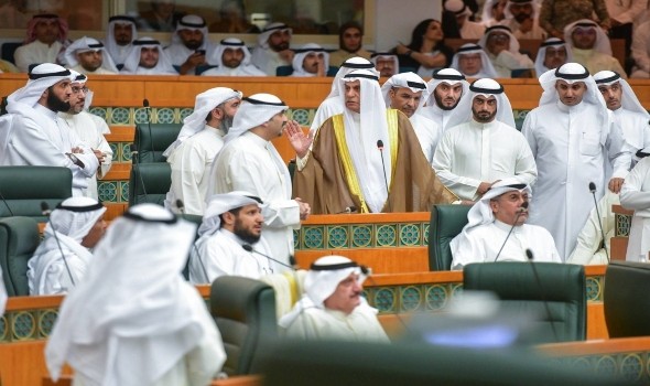  العرب اليوم - استقالة وزير المالية الكويتي والبرلمان يوافق على استقالة رئيس ديوان المحاسبة