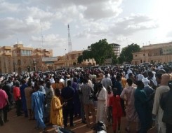  العرب اليوم - أزمة النيجر تمتد للعالم وتضيف ألف كيلومتر من المسافات عقب إغلاق مجالها الجوي