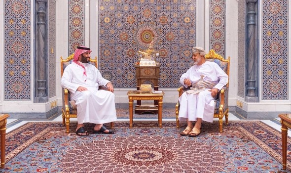  العرب اليوم - سلطان عُمان يستقبل ولي العهد السعودي في العاصمة مسقط