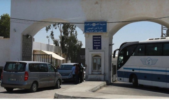  العرب اليوم - الأردن يغلق جسر الملك حسين مع الضفة الغربية أمام حركة المسافرين والشحن
