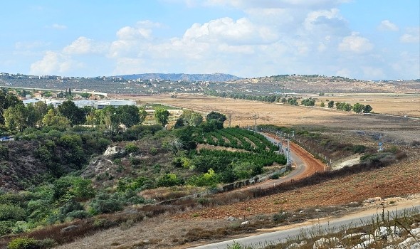  العرب اليوم - الجيش الإسرائيلي يُعلن استهداف خلية مسلحين في منطقة جبل الروس على حدود لبنان