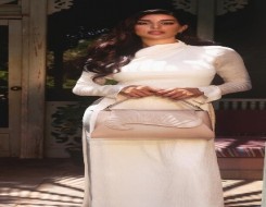  العرب اليوم - صيحة الفساتين الطويلة الأنيقة صاحبت ياسمين صبري في 2023