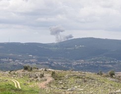  العرب اليوم - استهداف مبنيين بقصف صاروخي من لبنان على كريات شمونة