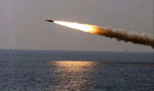  العرب اليوم - هجوم صاروخي على سفينة تجارية تبعد 68 ميلا بحريا جنوب غربي الحديدة اليمنية