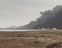  العرب اليوم - إسرائيل تكشف تفاصيل استهداف الحديدة وتخوف يمني من تكرار سيناريو غزة مع استمرار محاولات إخماد الحريق في الميناء