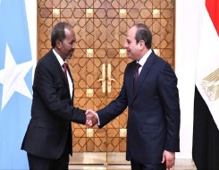  العرب اليوم - إغلاق قنصليتين لإثيوبيا وتوقيع اتفاقية دفاع مشترك بين مقدشيو والقاهرة ومصر تؤكد أنها لن تسمح بتهديد أمن وسلامة الصومال