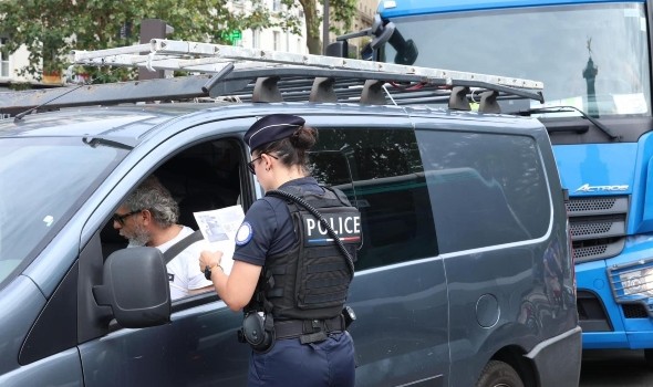  العرب اليوم - توقيف شرطيين فرنسيين بتهمة اغتصاب امرأة داخل محكمة في باريس