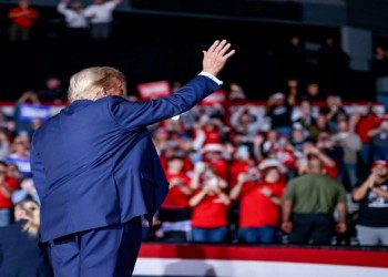  العرب اليوم - ترمب يؤكد أنه لا استعجال في التفاوض مع إيران وأن الأسلحة تُشحن إلى أوكرانيا والناتو سيتحمّل التكاليف