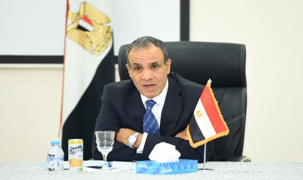 وزير الخارجية المصري يصل إلى مسقط