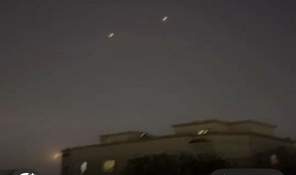  العرب اليوم - تصعيد إقليمي خطير وقصف إيراني يستهدف قاعدة العديد بحضور قائد "سنتكوم" وتحركات عسكرية في سوريا وإسرائيل تهاجم طهران