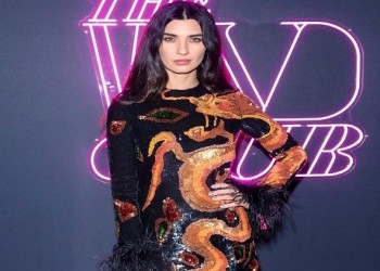  العرب اليوم - توبا بويوكستون تفاجئ الجمهور بدور راقصة في فيلم سلطانة