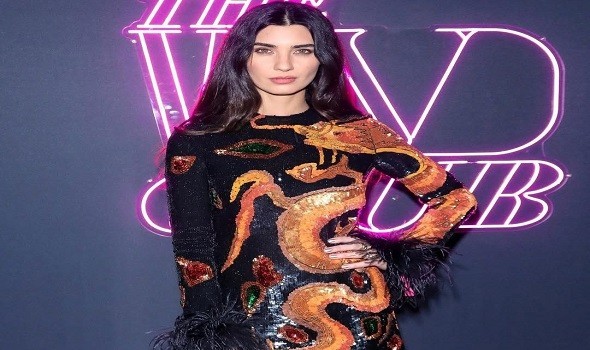  العرب اليوم - توبا بويوكستون تفاجئ الجمهور بدور راقصة في فيلم سلطانة