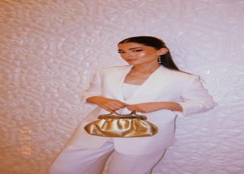  العرب اليوم - ليلى أحمد زاهر تلهم الفتيات بإطلالاتها الراقية ولمساتها الأنثوية
