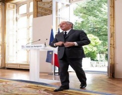  العرب اليوم - الحكومة الفرنسية تسقط بعد تصويت النواب بسحب الثقة من رئيس الوزراء