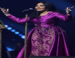  العرب اليوم - أحلام تتألق بإطلالة ملكية فاخرة باللون البنفسجي في حفلها بموسم جدة
