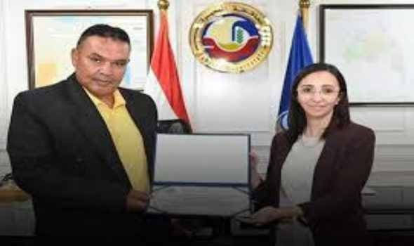  العرب اليوم - من عامل نظافه الي باحث قانوني مصري يحصل علي الماجستير ويستعد للدكتوراه