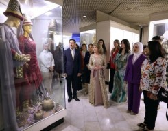  العرب اليوم - السيدة الاولى تعتبر الازياء العراقية تجسيد للهوية الوطنية والتراث الشعبي