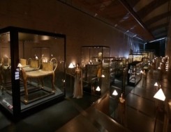  العرب اليوم - أول ظهور لكنوز الملك توت عنخ آمون في المتحف المصري الكبير في تجربة لا مثيل لها