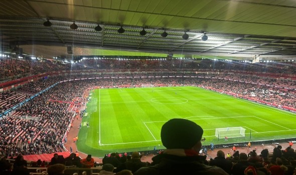 العرب اليوم - أرسنال يضرب أستون فيلا برباعية ويواصل التحليق في الصدارة