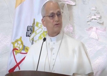 العرب اليوم - بابا الفاتيكان يدعو إلى إنهاء الحرب على إيران وفتح باب الحوار