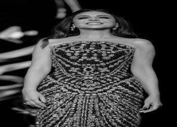  العرب اليوم - أنغام تتألق بفستان أنيق وتلهم عاشقات الأناقة في سهرات الخريف