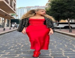  العرب اليوم - إطلالات مايا دياب بالأحمر تعكس أناقة رومانسية في أجواء عيد الحب