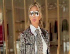  العرب اليوم - رابطة العنق تتحول إلى صيحة أنثوية تسيطر على إطلالات النجمات