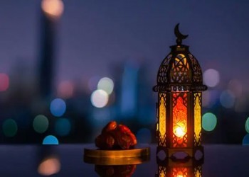  العرب اليوم - تباين رؤية هلال رمضان بين الحسابات الفلكية واختلاف المطالع في الدول العربية وأوروبا
