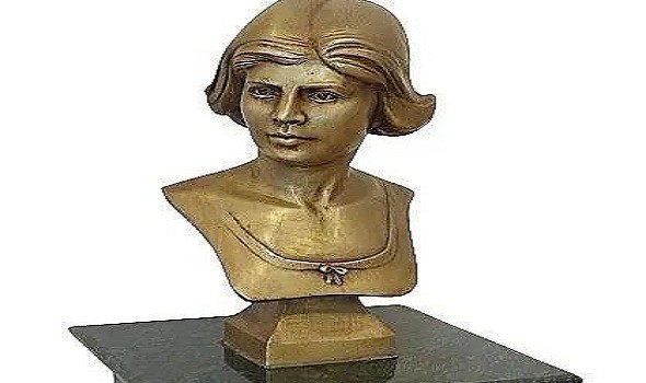  العرب اليوم - مي زيادة أديبة النهضة التي تجاوزت دور “الملهمة” وصنعت حضورها الفكري