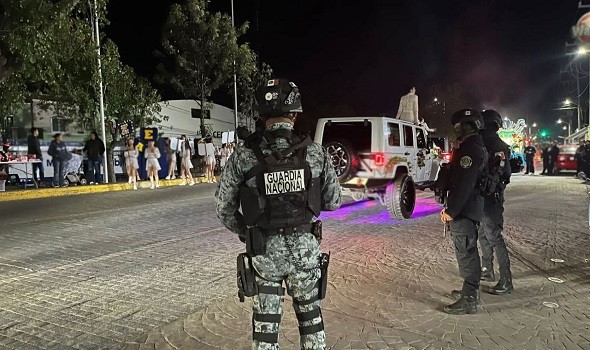  العرب اليوم - مقتل العشرات من الحرس الوطني المكسيكي في موجة عنف أعقبت مقتل بارون المخدرات “إل مينتشو”