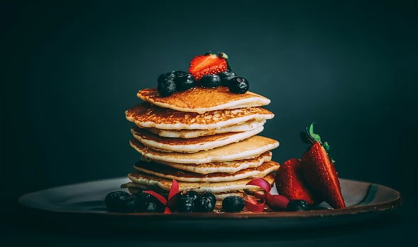  العرب اليوم - ميني بان كيك بالعسل والفواكه