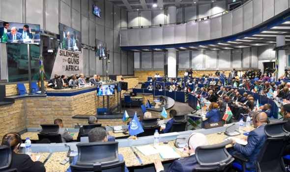  العرب اليوم - وزير الخارجية المصري يترأس مشاورات مجلس السلم والأمن الإفريقي بشأن تطورات الأوضاع في السودان