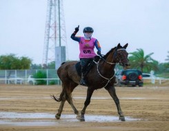  العرب اليوم - سارة محمد تتوج بلقب السيدات في كأس ولي عهد دبي للقدرة