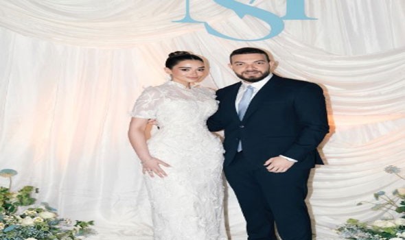  العرب اليوم - ملك أحمد زاهر تحتفل بخطوبتها على المؤلف شريف الليثي