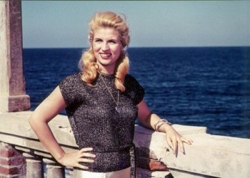 العرب اليوم - الداخلية المصرية تنهي أزمة إنسانية لابنة شقيقة الفنانة صباح بعد رسالة مؤثرة